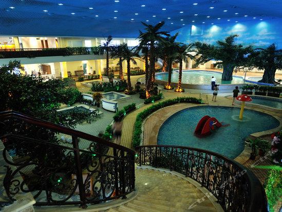 北京拉斐特城堡酒店温泉游泳中心