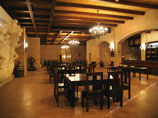 北京拉斐特城堡酒店地下酒窖