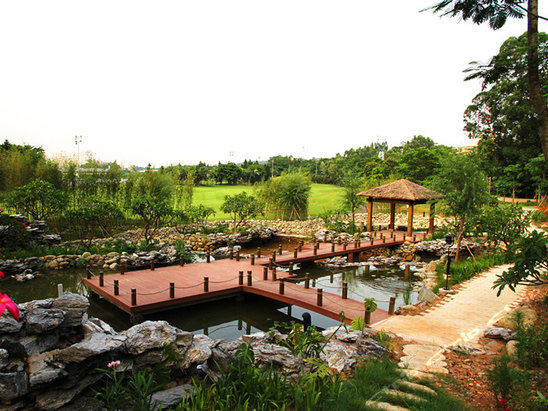 深圳隐秀山居酒店荷塘月色