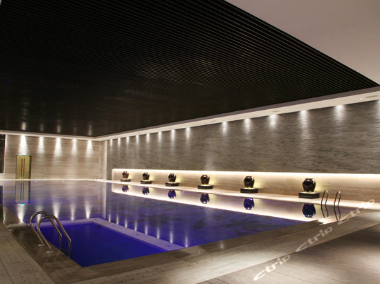 深圳隐秀山居酒店室内恒温游泳池