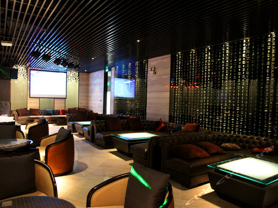 深圳隐秀山居酒店秀吧