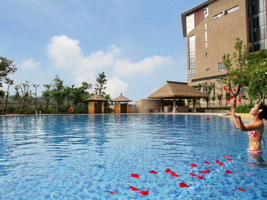 深圳隐秀山居酒店户外泳池