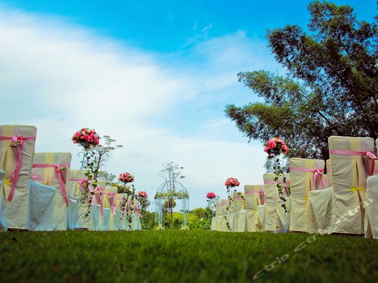 深圳隐秀山居酒店草坪婚礼