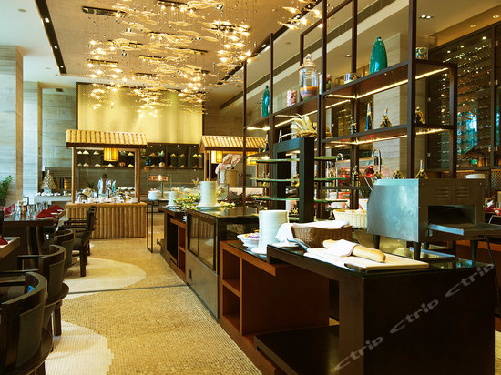 深圳隐秀山居酒店秀厨自助西餐厅