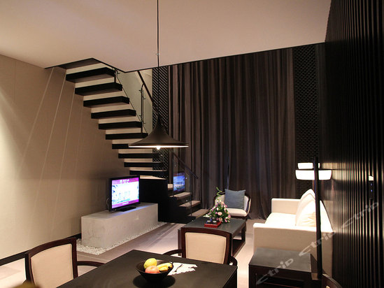 深圳隐秀山居酒店豪华行政复式套房