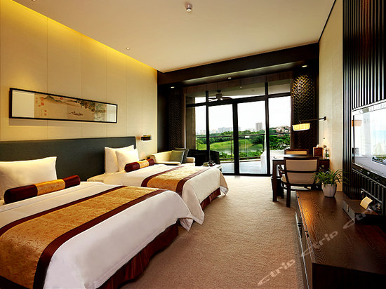 深圳隐秀山居酒店豪华双床房