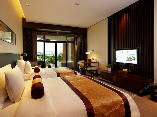深圳隐秀山居酒店豪华双床房