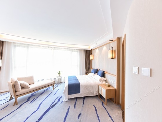 秦皇岛首旅京伦酒店豪华海景家庭套房