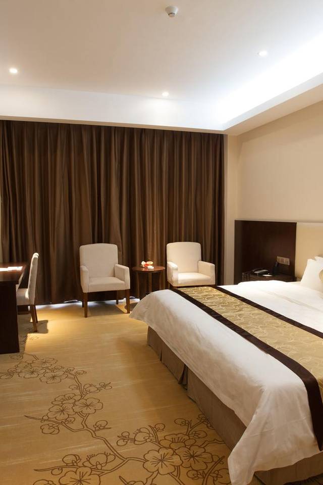 ��Ӫ�������������󷹵�ͷ�